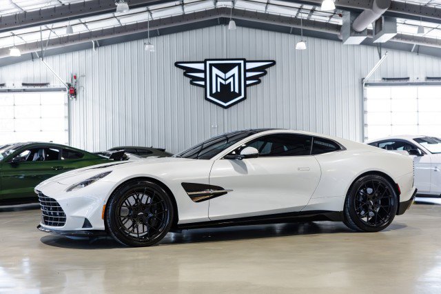 Used 2025 Aston Martin Vanquish RWD image 1