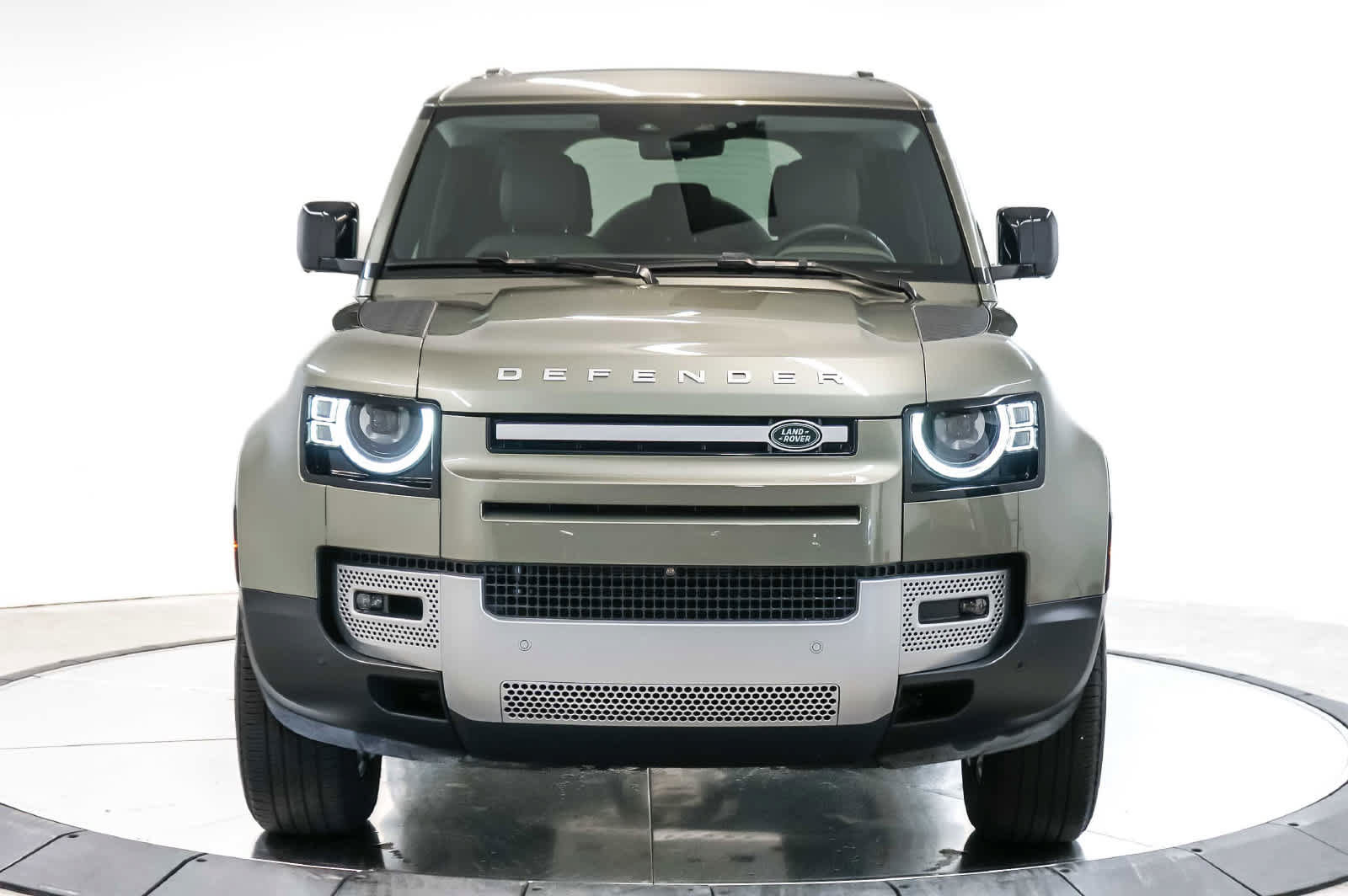 Used 2025 Land Rover Defender 110 S AWD/4WD image 6