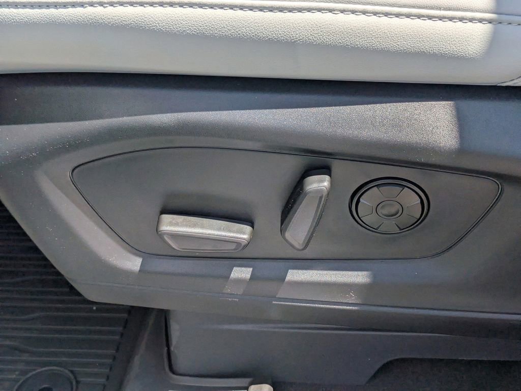New 2026 Ford Explorer Platinum image 25
