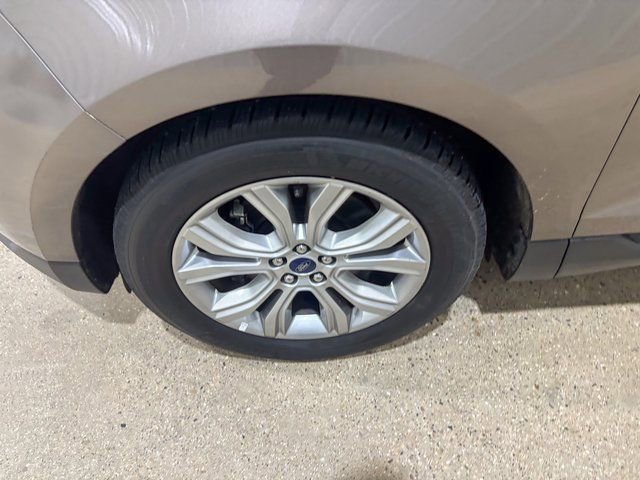 Used 2019 Ford Edge Titanium w/ Cold Weather Package image 13