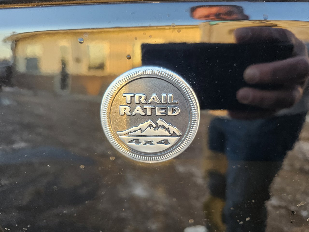 Used 2015 Jeep Wrangler Unlimited Sahara w/ Connectivity Group image 33