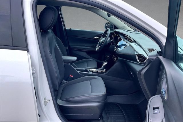 Used 2022 Buick Encore GX Select w/ Advanced Technology Package FWD image 5