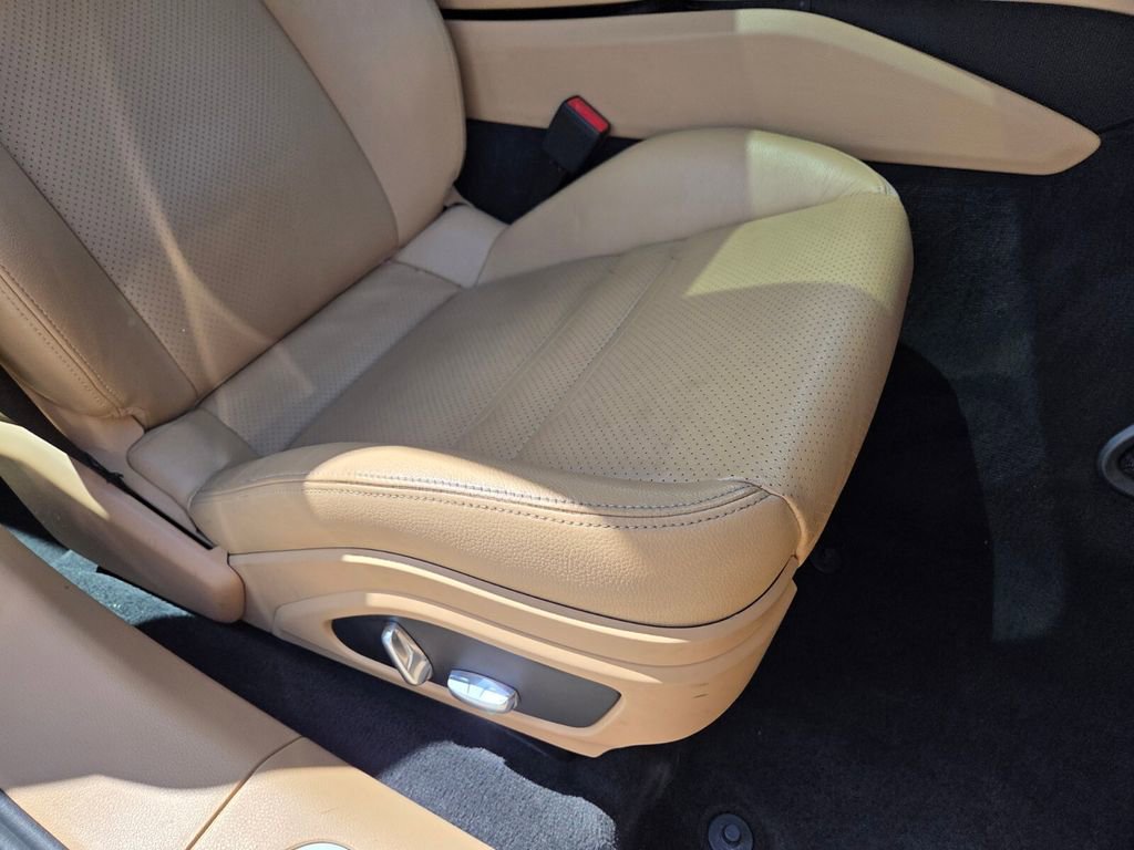 Used 2018 Porsche Panamera image 32