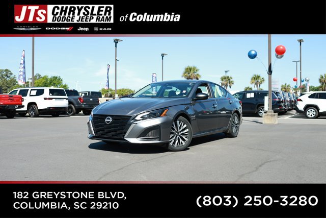 Used 2024 Nissan Altima 2.5 SV FWD image 1