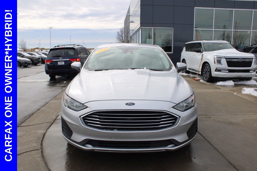 Used 2019 Ford Fusion SE FWD image 2