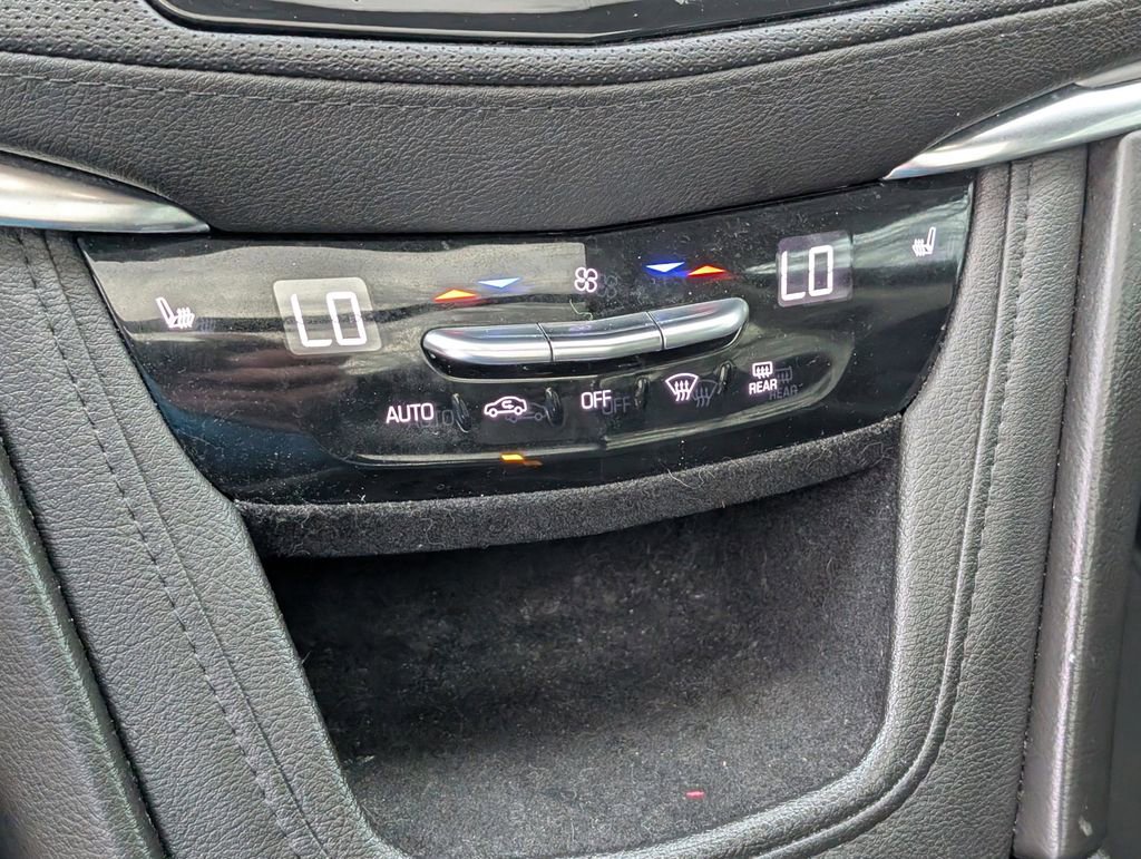 Used 2019 Cadillac XT5 Luxury image 28