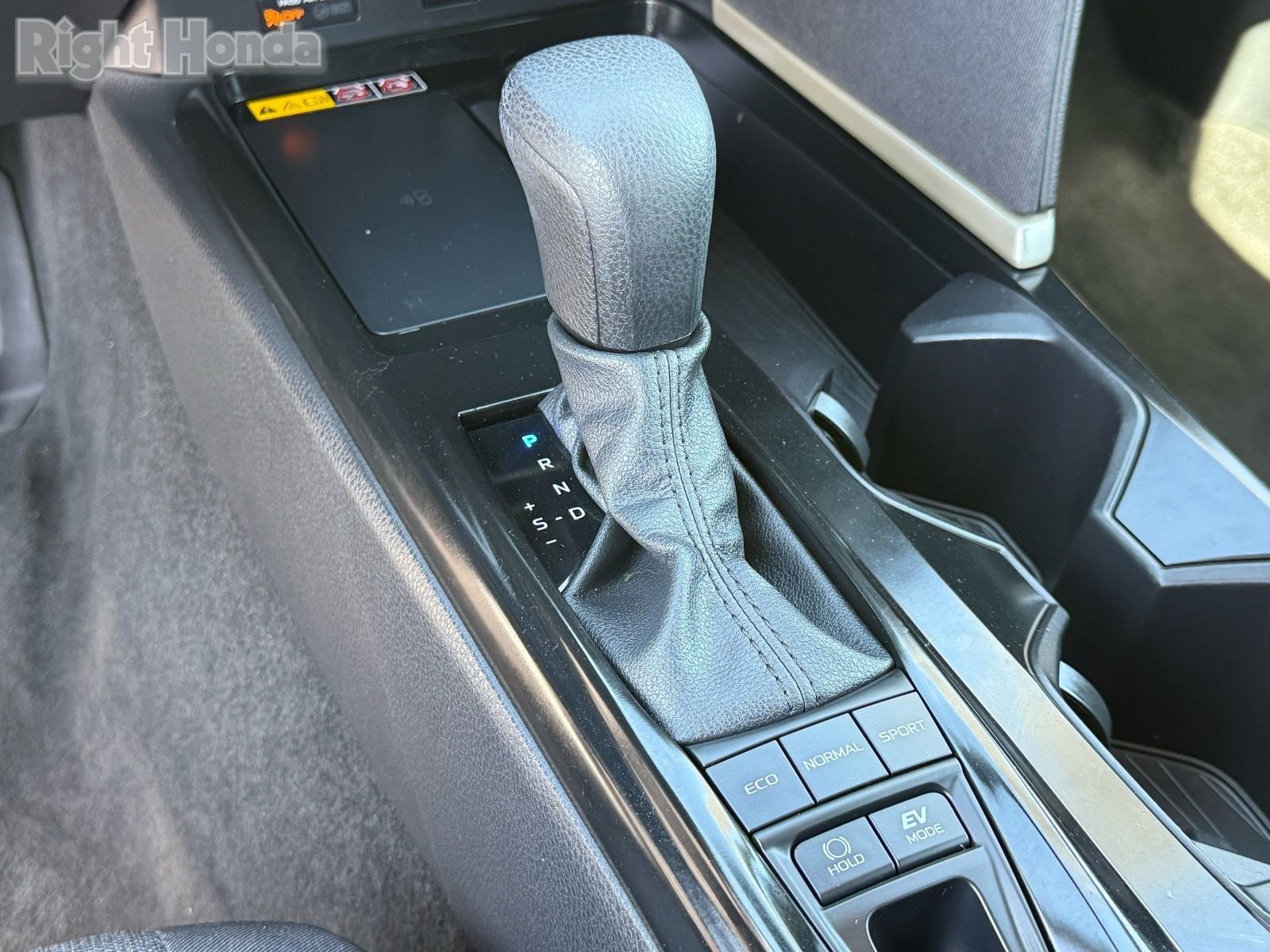 Used 2025 Toyota Camry LE image 24