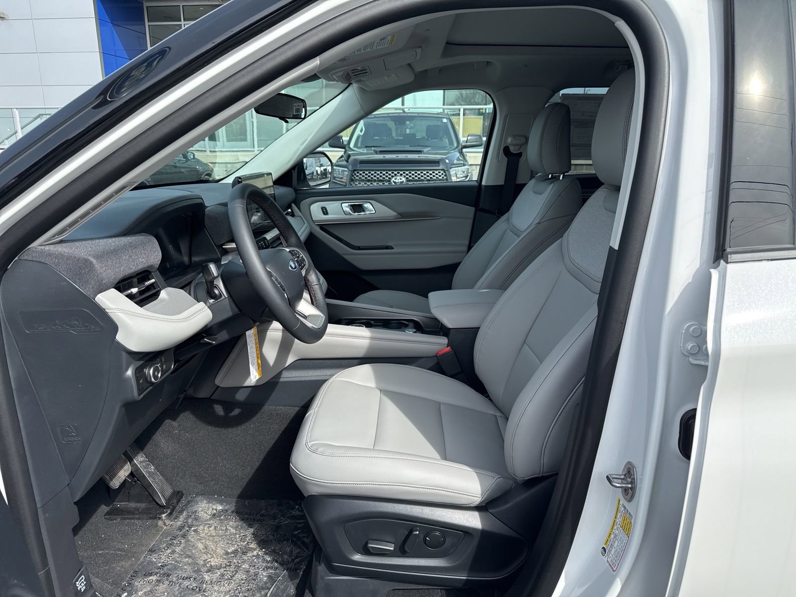 New 2026 Ford Explorer Active w/ Active Comfort Package image 22