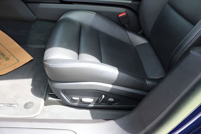 Used 2022 Porsche Taycan image 15