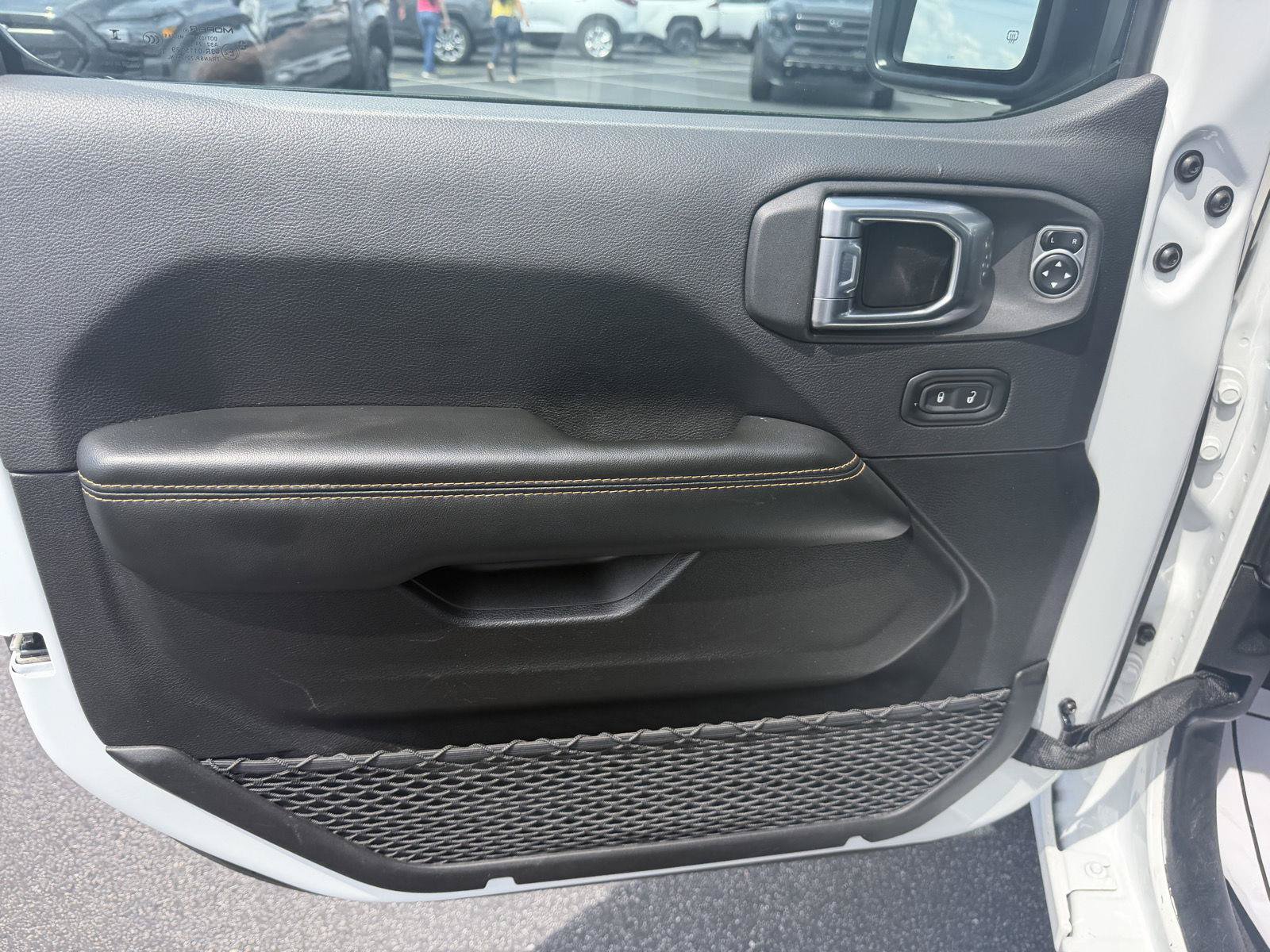 Used 2024 Jeep Wrangler Unlimited Sahara AWD/4WD image 10