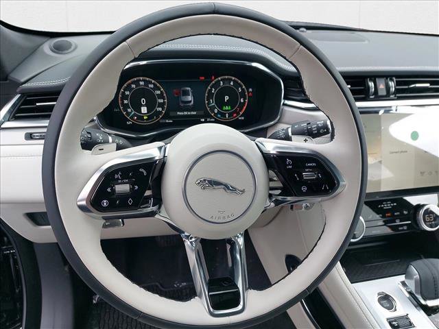 New 2026 Jaguar F-PACE R-Dynamic S image 15