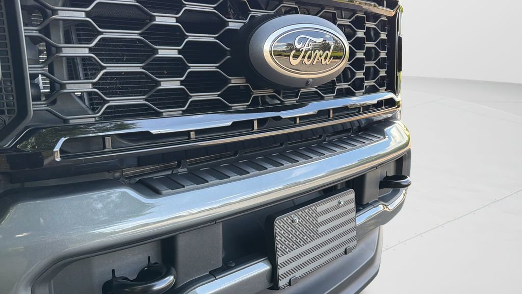 Used 2025 Ford F250 Lariat w/ Black Appearance Package image 27