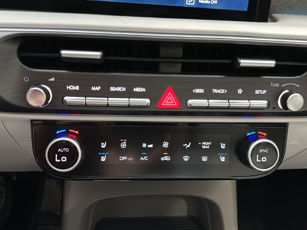 Certified 2026 Hyundai Palisade Limited AWD/4WD image 39
