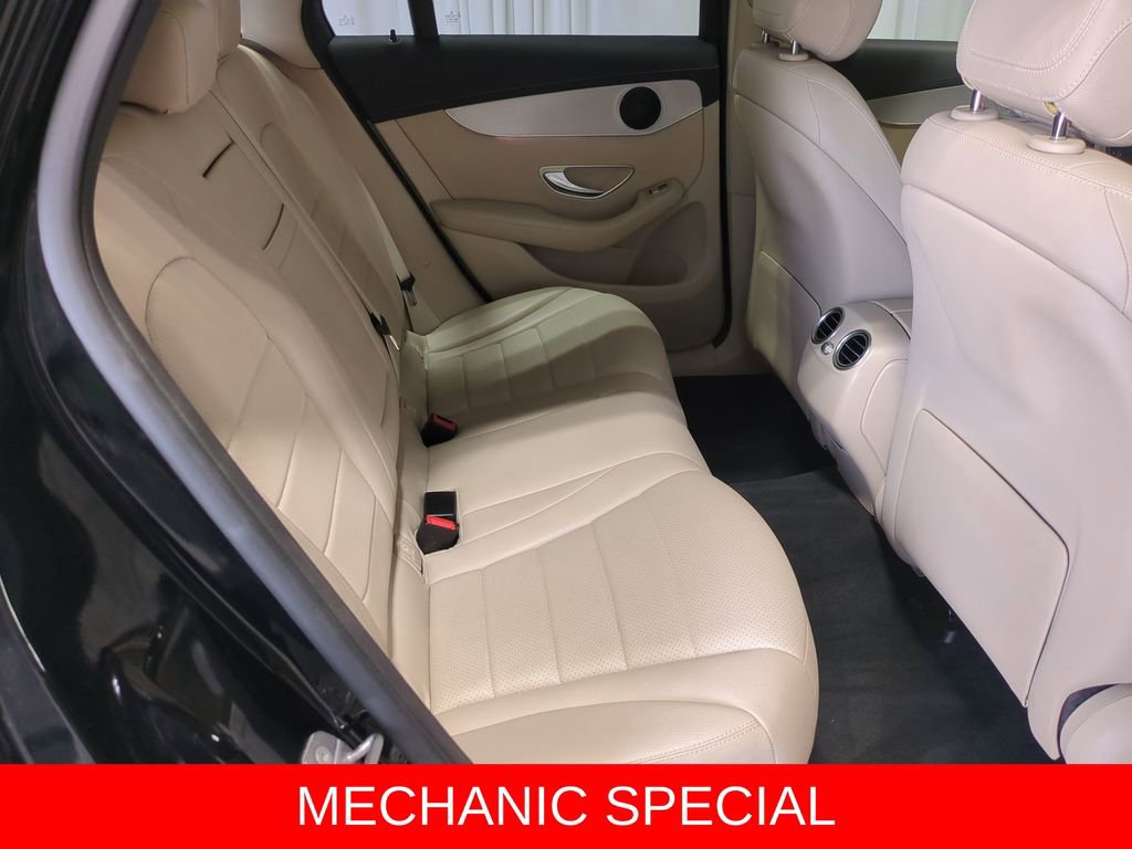 Used 2020 Mercedes-Benz GLC 300 w/ Parking Assistance Package image 19