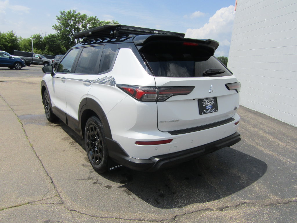 Used 2026 Mitsubishi Outlander AWD image 4