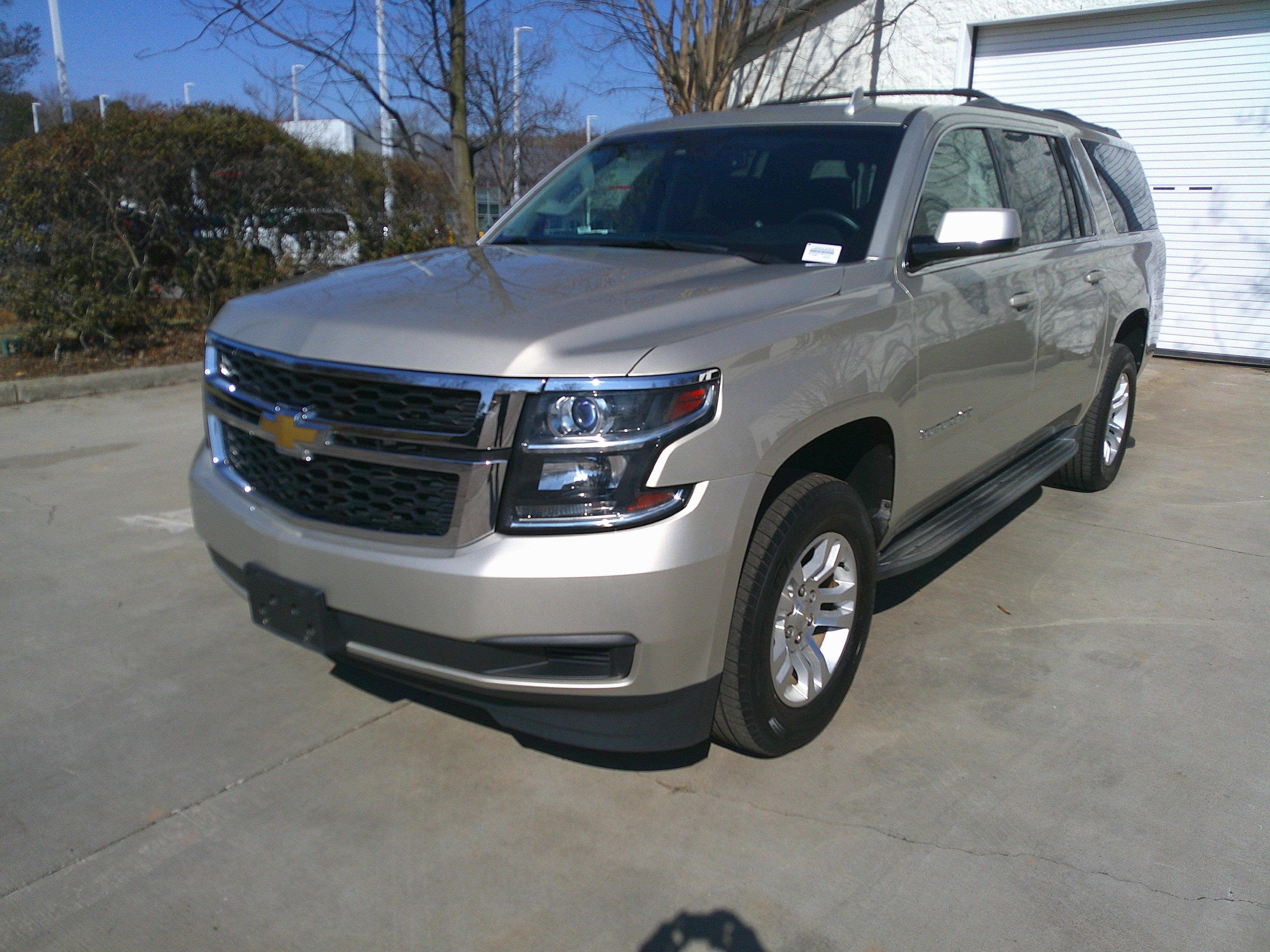 Used 2017 Chevrolet Suburban LT image 5