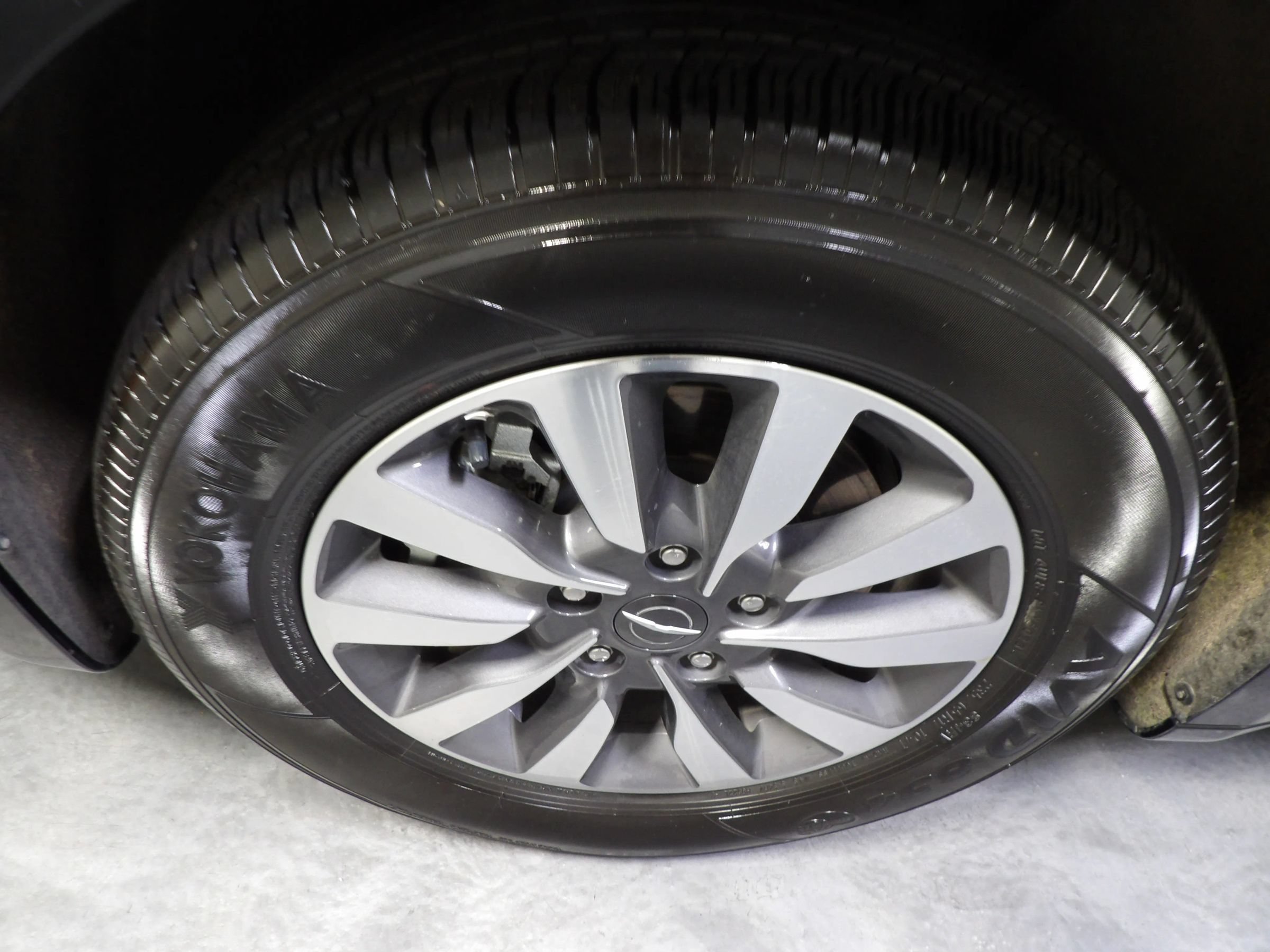 Used 2024 Chrysler Pacifica Limited FWD image 30