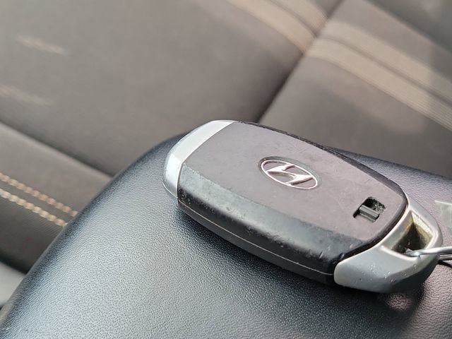 Used 2024 Hyundai Venue SEL FWD image 31