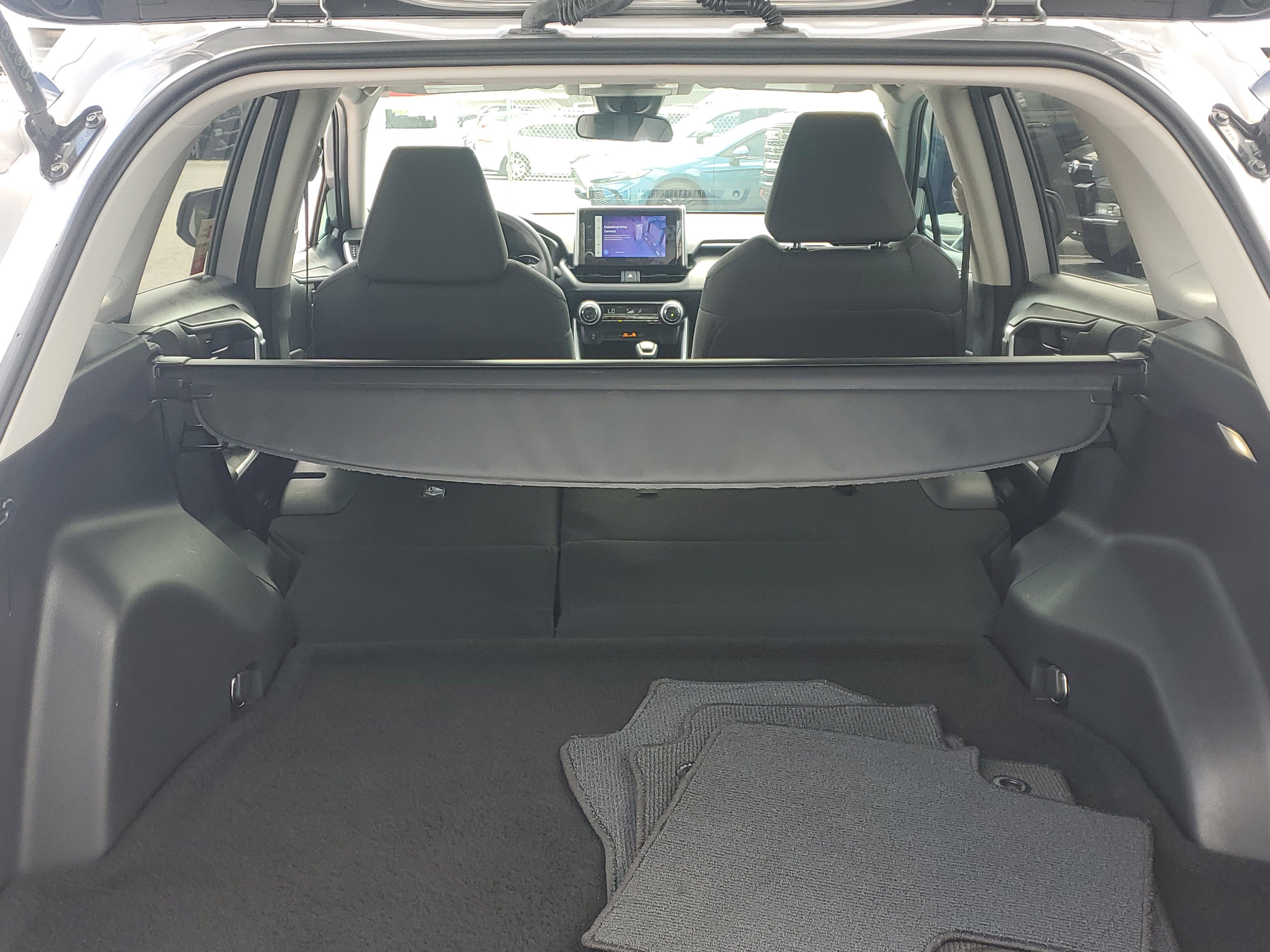 Certified 2024 Toyota RAV4 LE AWD/4WD image 9