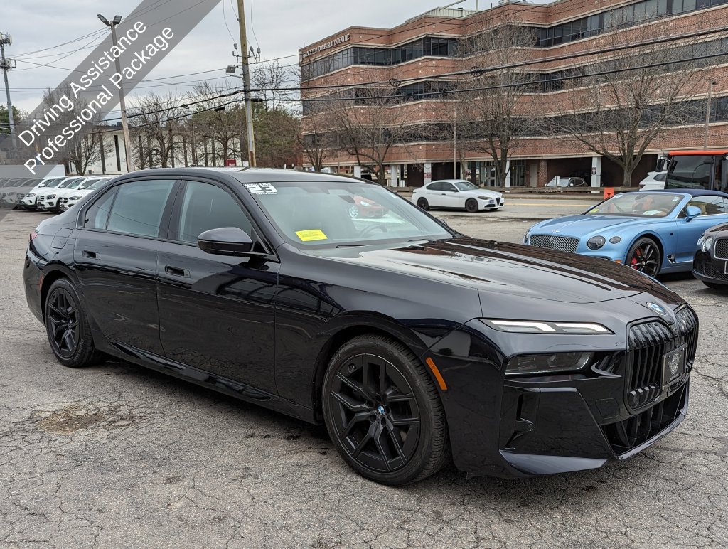 Used 2023 BMW 760i xDrive AWD/4WD image 6