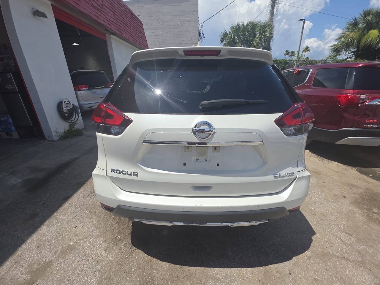 Used 2018 Nissan Rogue SL AWD/4WD image 10