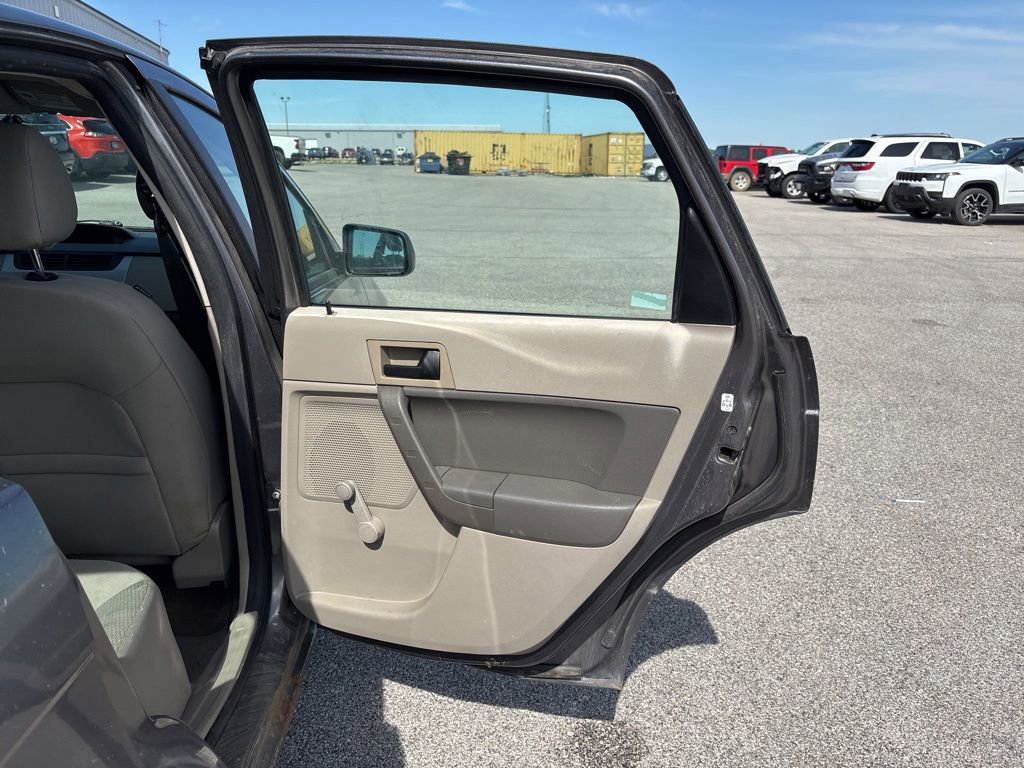 Used 2011 Ford Focus S FWD image 13