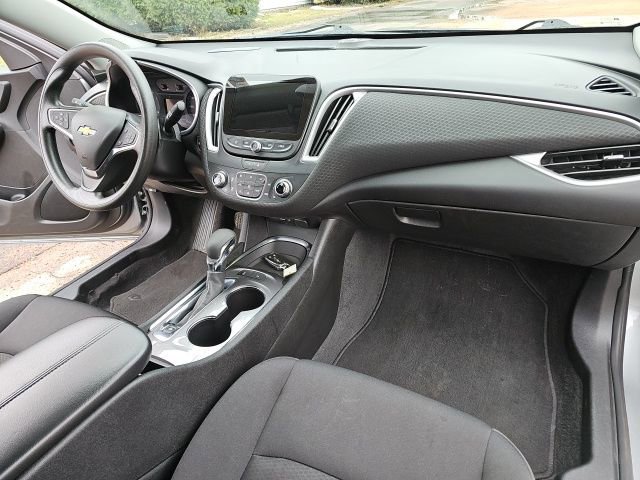 Used 2025 Chevrolet Malibu LT FWD image 19