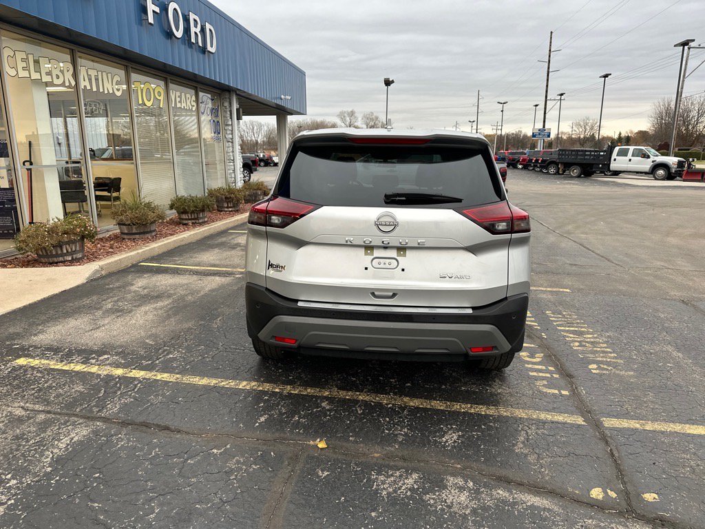 Used 2023 Nissan Rogue SV AWD/4WD image 5