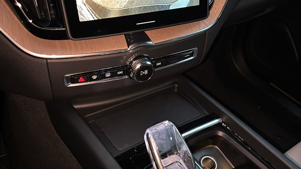 New 2026 Volvo XC60 T8 Plus w/ Climate Package image 20