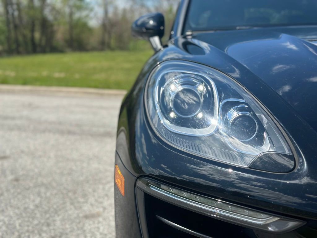 Used 2018 Porsche Macan AWD/4WD image 10