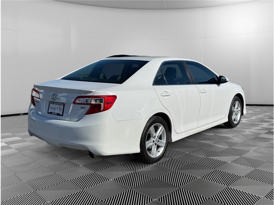Used 2014 Toyota Camry SE FWD image 5