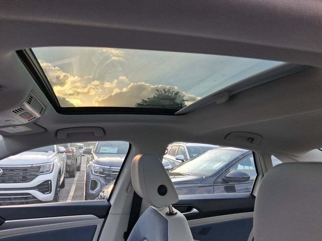 New 2026 Volkswagen Jetta SE FWD image 8