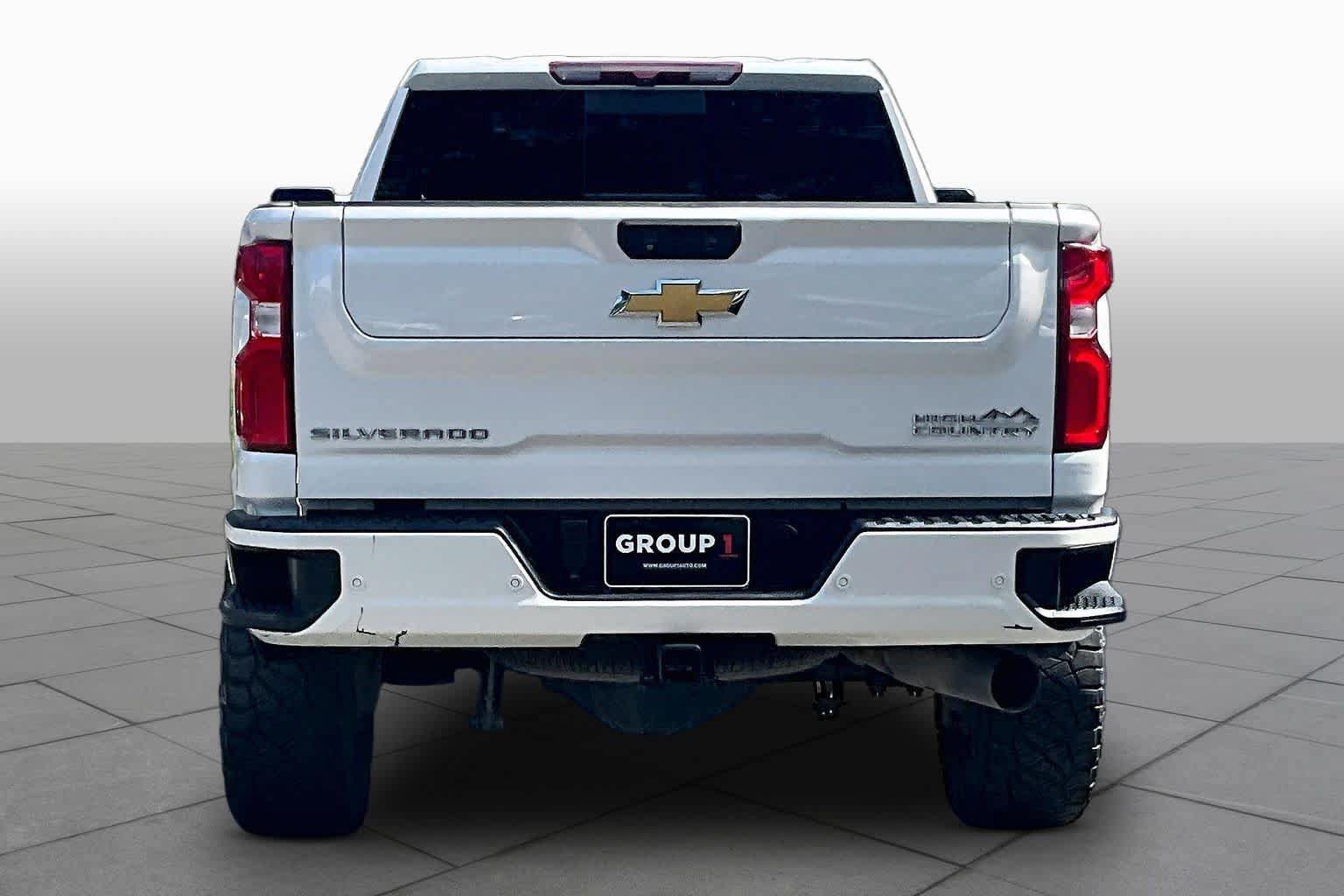 Used 2022 Chevrolet Silverado 2500 High Country w/ Safety Package II AWD/4WD image 5