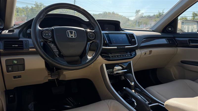 Used 2017 Honda Accord EX-L image 25