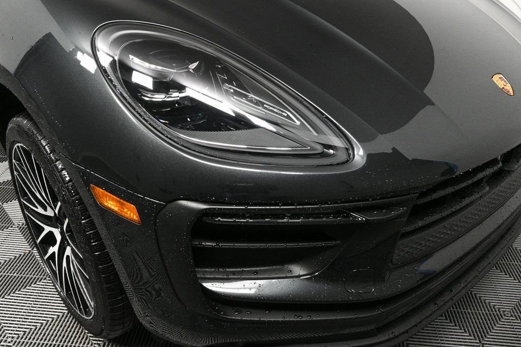 Certified 2026 Porsche Macan AWD/4WD image 38