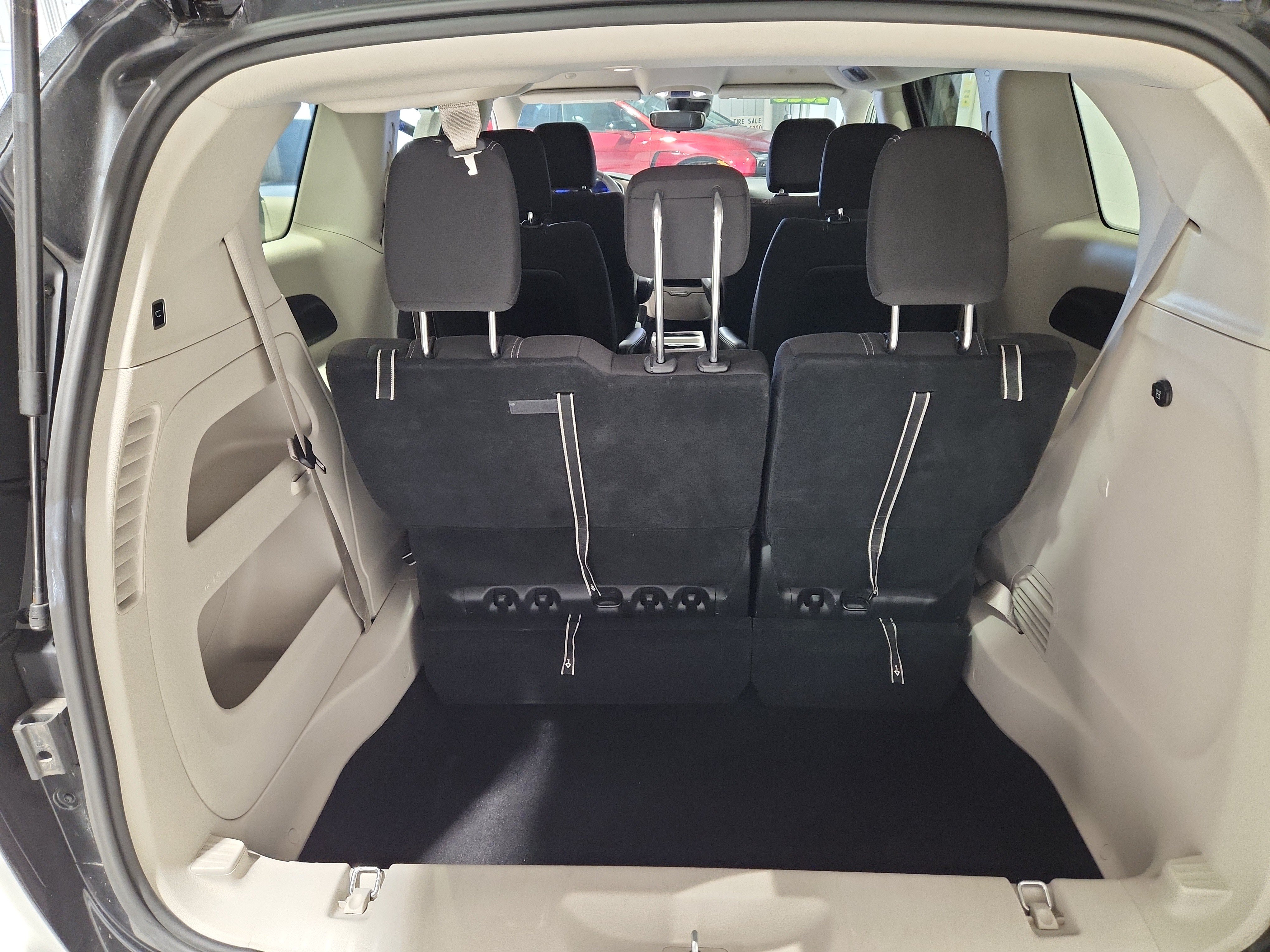 Used 2023 Chrysler Voyager LX FWD image 22
