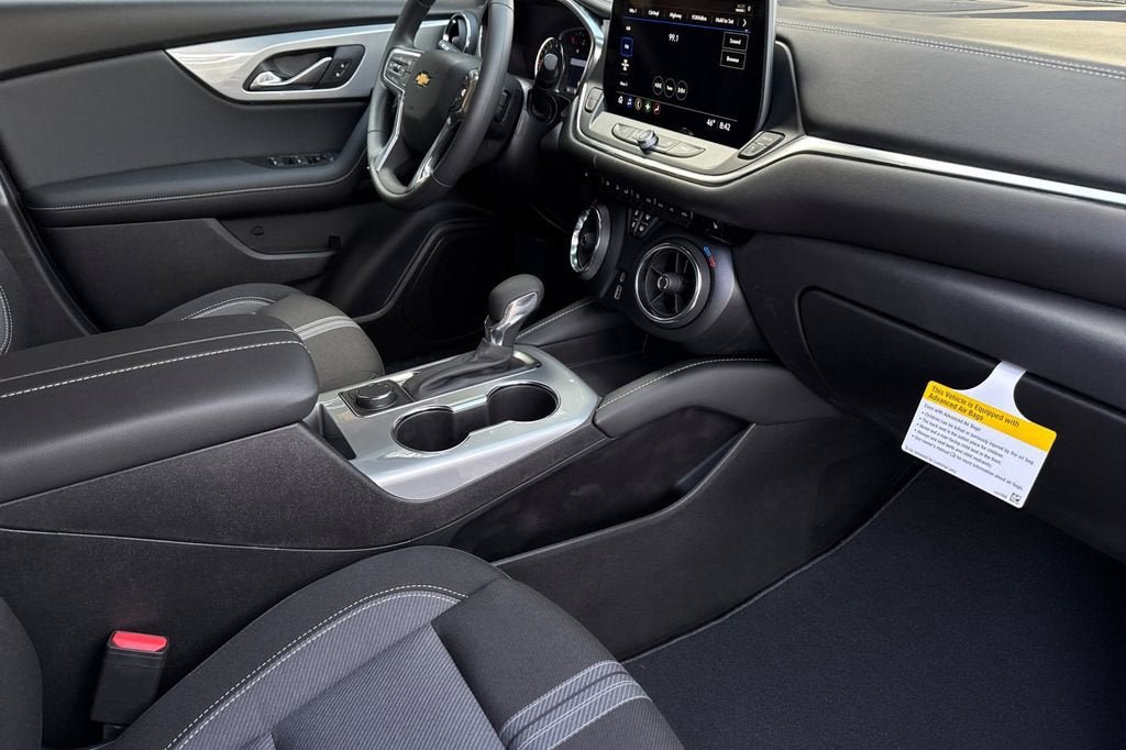 New 2026 Chevrolet Blazer LT w/ Midnight/Sport Edition FWD image 16
