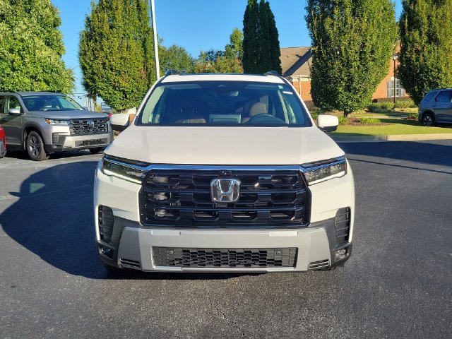 New 2026 Honda Pilot Touring image 2