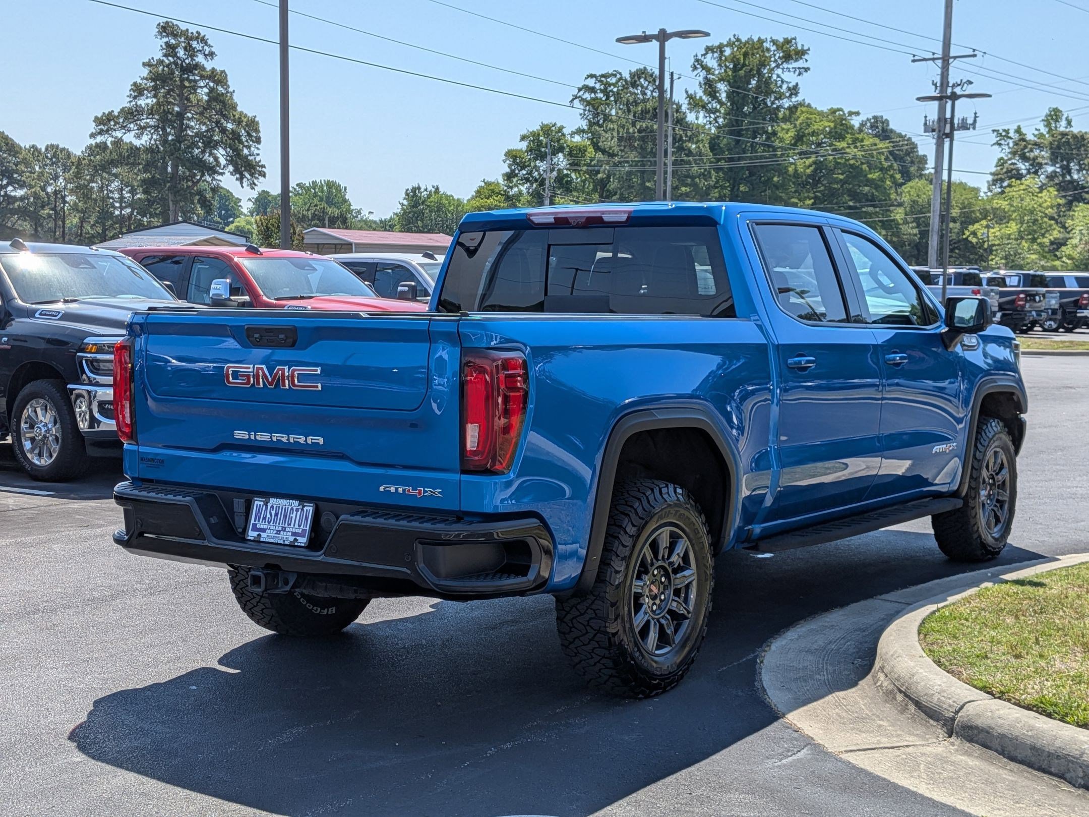 Used 2024 GMC Sierra 1500 AT4X AWD/4WD image 5