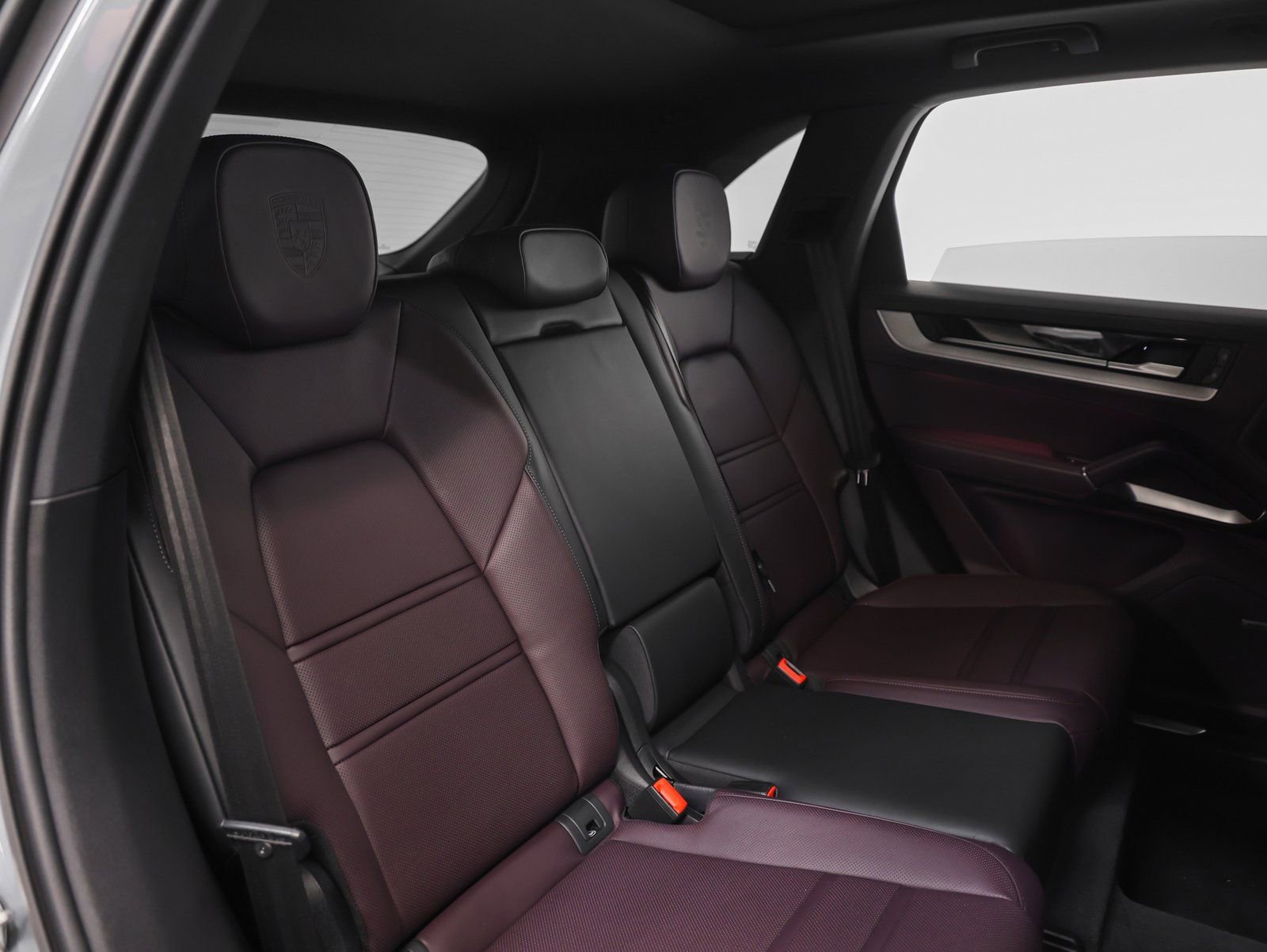 Certified 2025 Porsche Cayenne E-Hybrid image 26