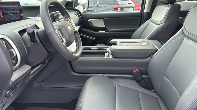 New 2025 Ford Expedition Active image 25