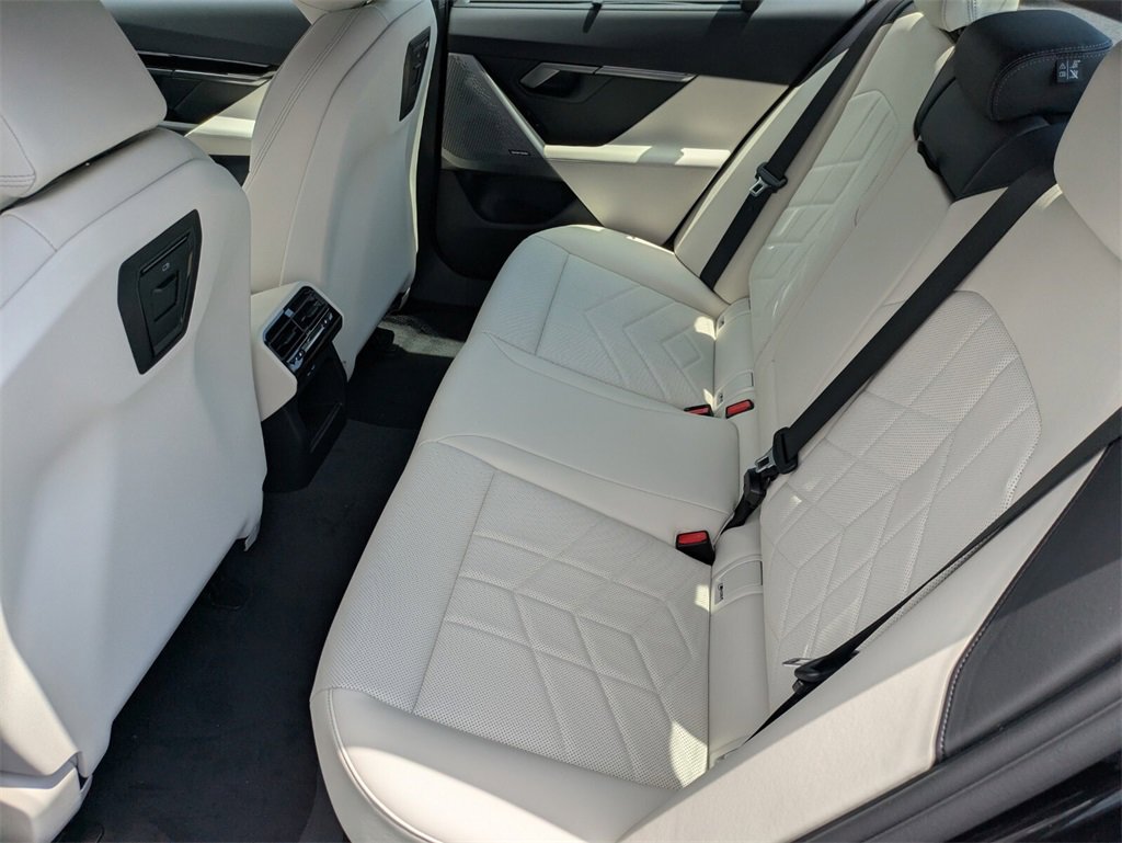 New 2026 BMW 530i w/ Executive Package image 7