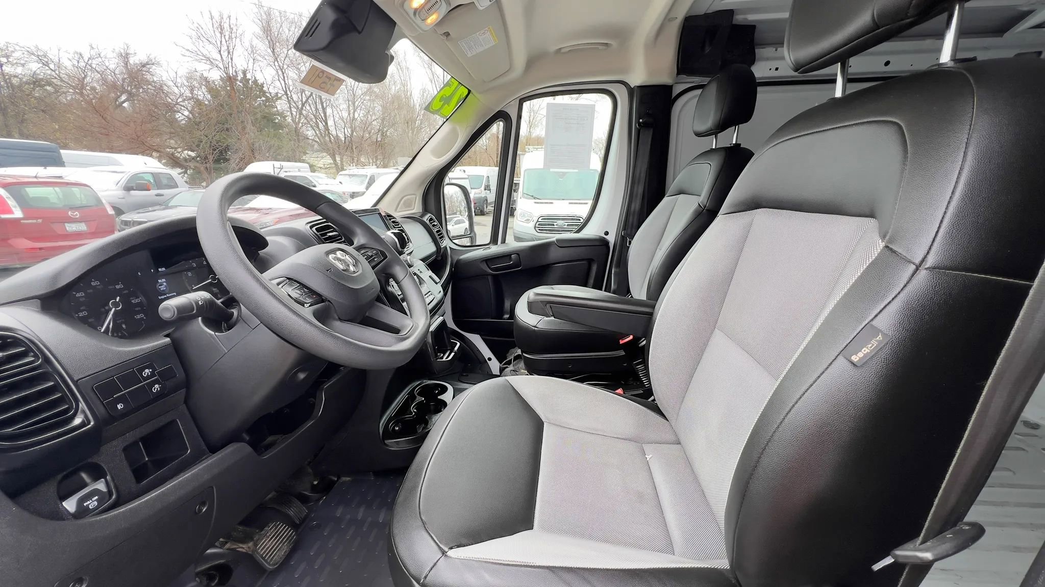 Used 2025 RAM ProMaster 2500 w/ Convenience Group FWD image 26