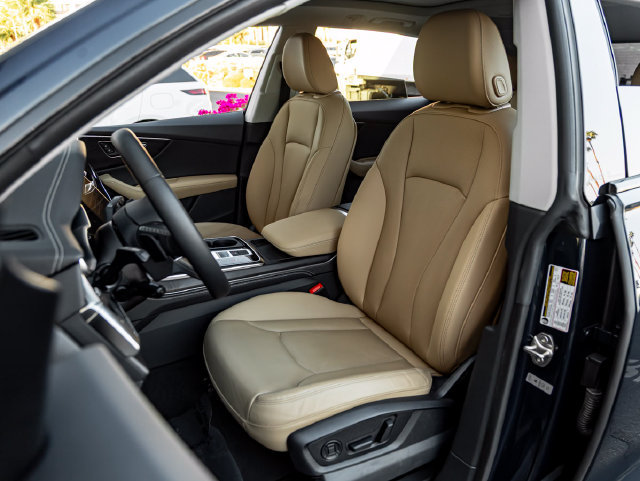 Used 2024 Audi Q8 Premium Plus AWD/4WD image 14