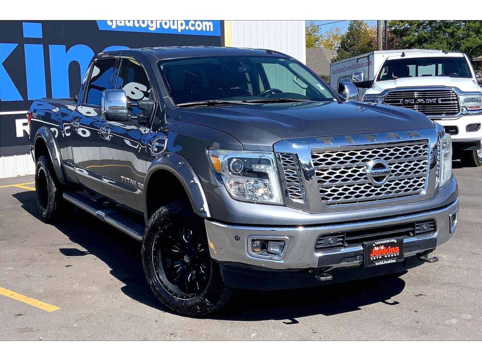 Used 2016 Nissan Titan SL AWD/4WD image 2