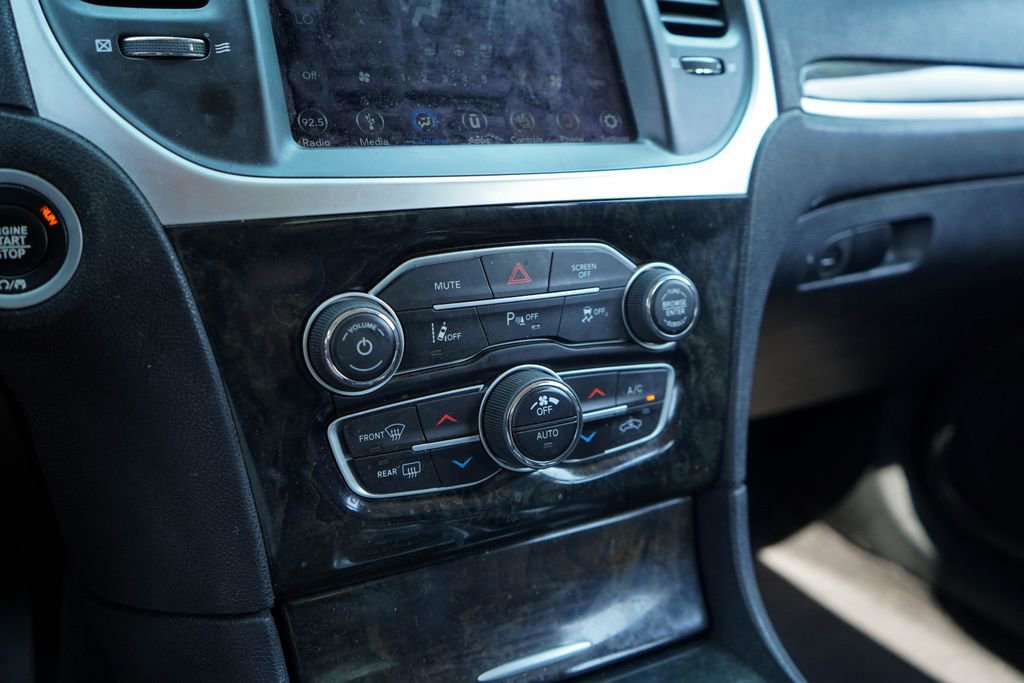 Used 2019 Chrysler 300 Limited w/ Safetytec Plus Group image 23