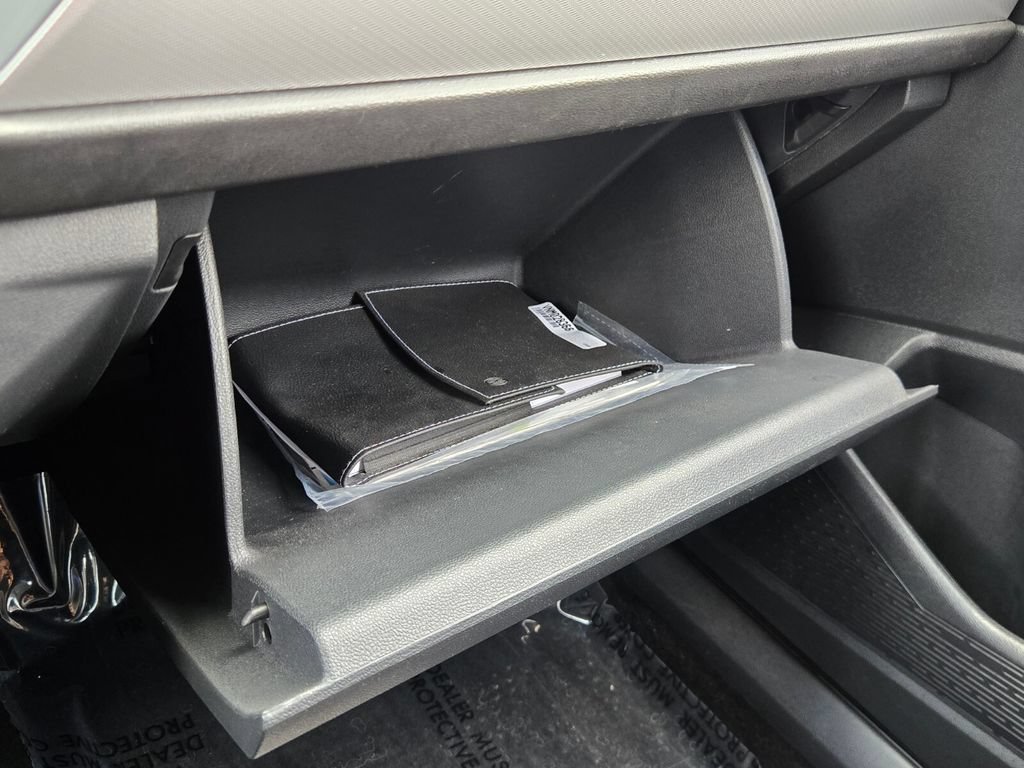 Certified 2022 Volkswagen Jetta S FWD image 21