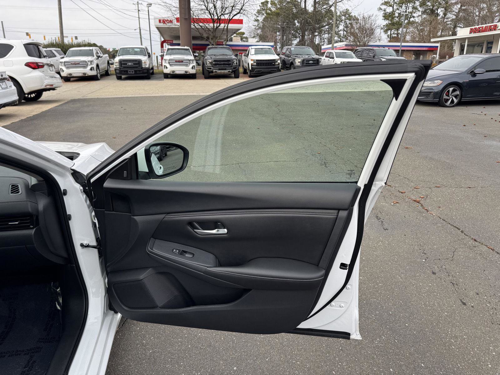 Used 2024 Nissan Sentra SV image 16