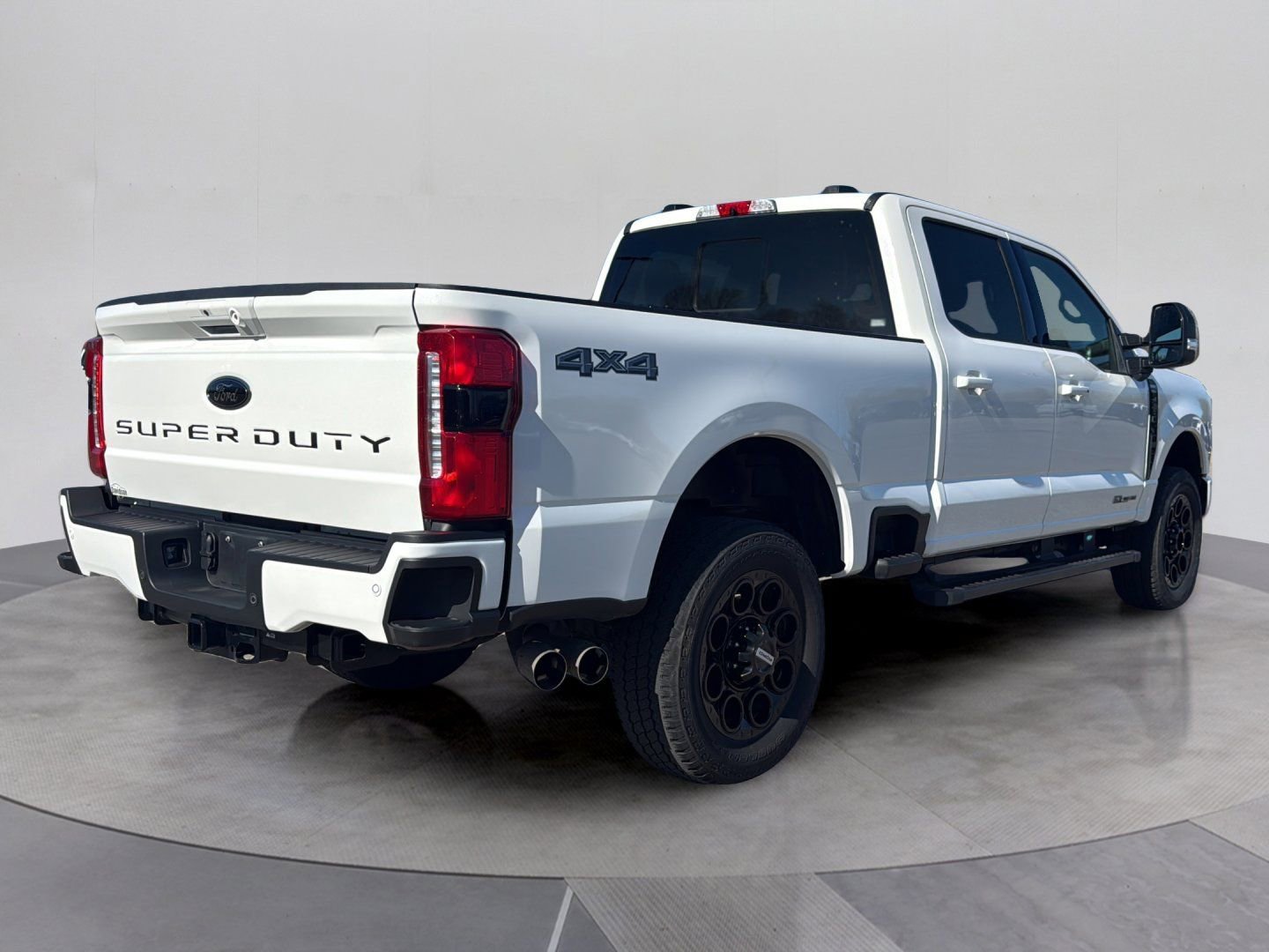 Used 2024 Ford F250 Lariat w/ Black Appearance Package AWD/4WD image 6