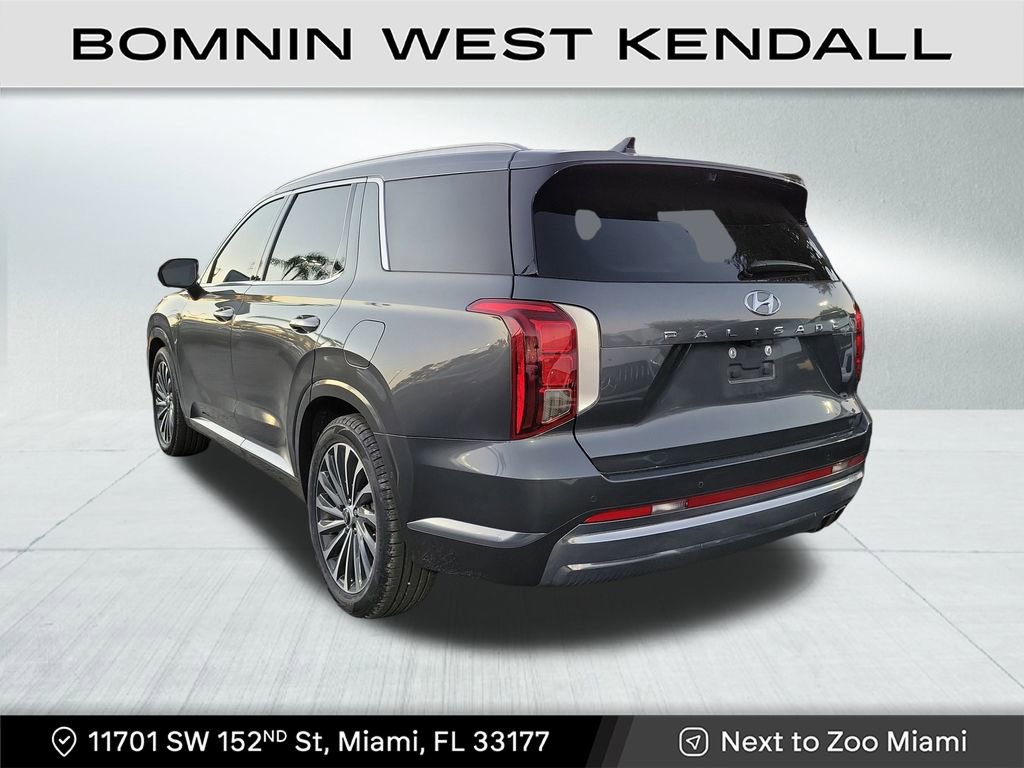 Used 2024 Hyundai Palisade Calligraphy image 3